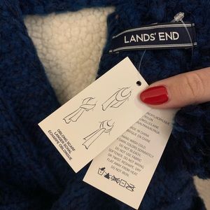 NWT. Land’s End Scarf